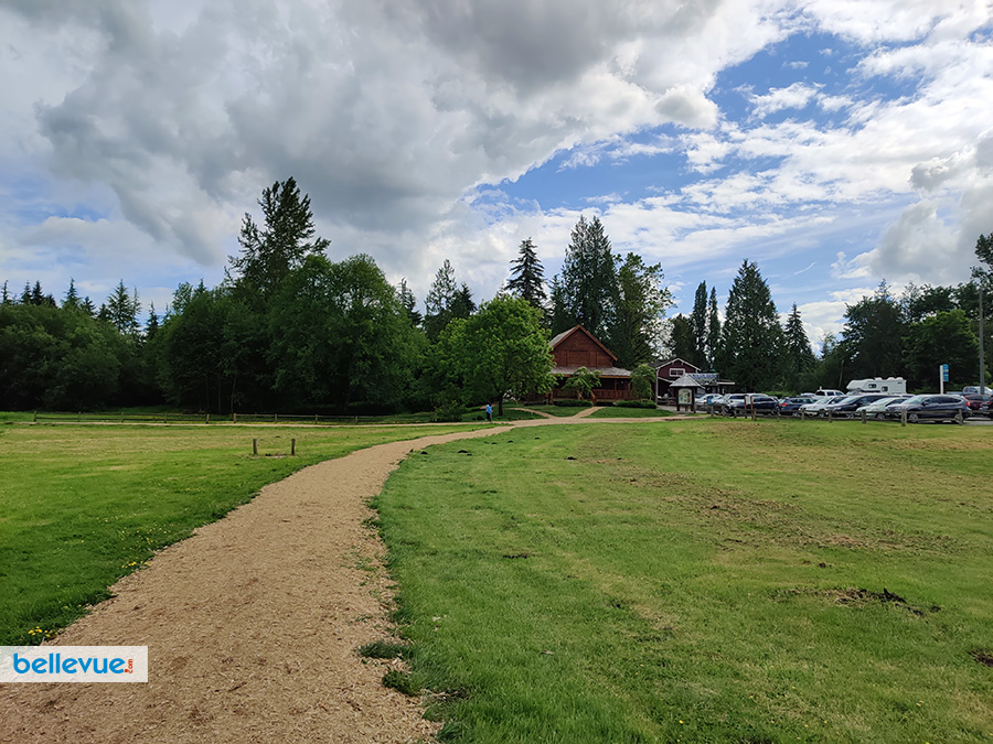 Lake Hills Greenbelt Trails - Larsen Lake Blueberry Farm | Bellevue.com